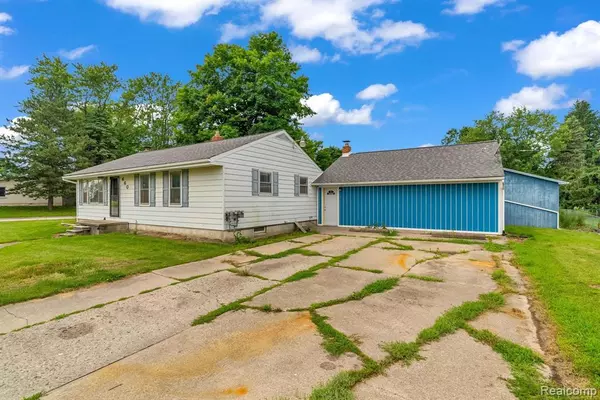 Imlay City, MI 48444,660 S ALMONT Avenue