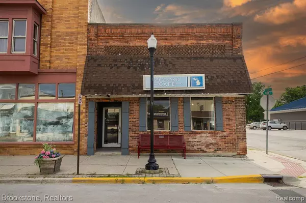 Memphis, MI,80820 MAIN Street