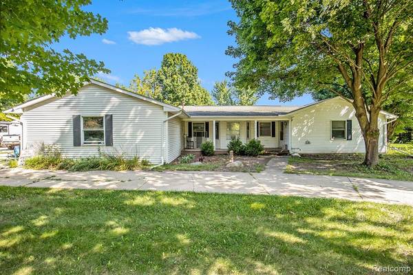 3076 DELLA Drive,  Holly,  MI 48442