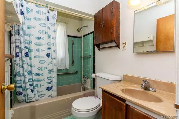 Lincoln Park, MI 48146,908 STEWART Avenue