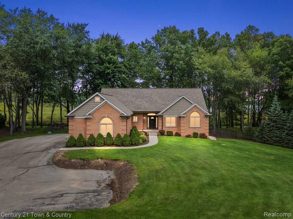 12120 SHAFFER Road, Davisburg, MI 48350