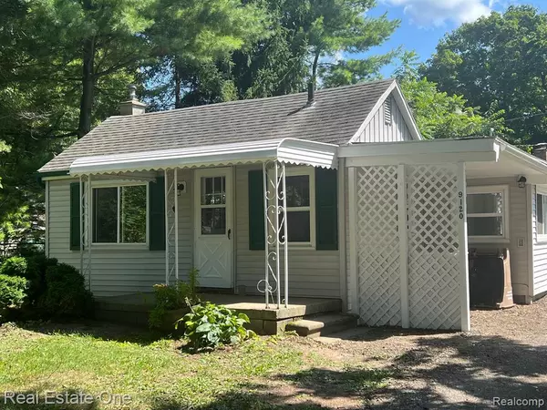 Whitmore Lake, MI 48189,9120 GROVE Drive