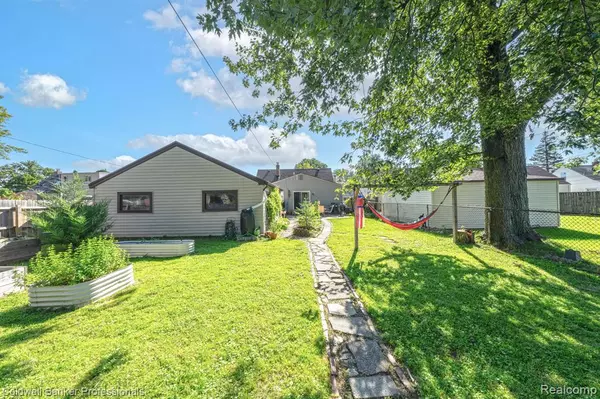 Clawson, MI,802 S MANITOU Avenue