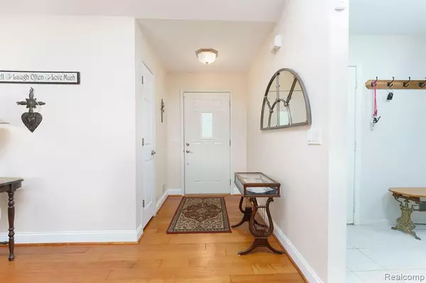 121 OLDE MILL POINTE, Linden, MI 48451