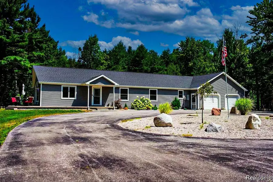 129 RIVERSIDE Drive, Beaverton, MI 48612