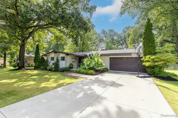 20186 HCL JACKSON, Grosse Ile, MI 48138