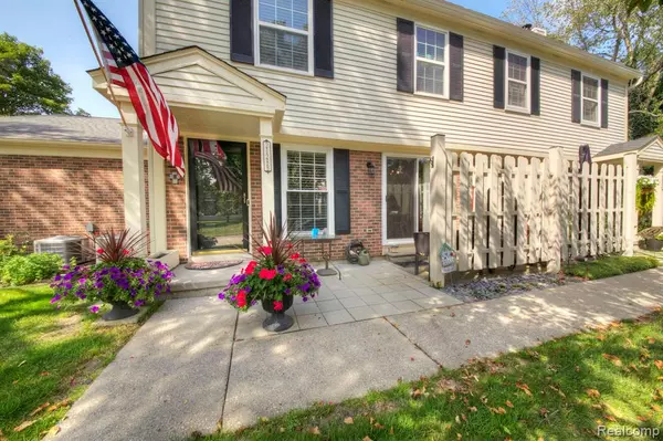 Walled Lake, MI 48390,2128 Hidden Meadows Drive