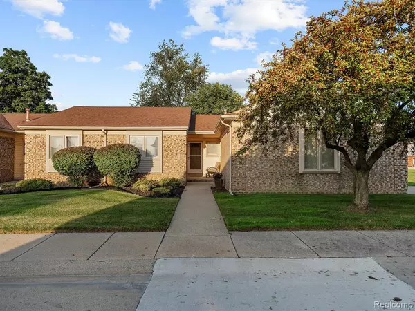 45612 WHITE OAK Drive, Shelby Twp, MI 48315