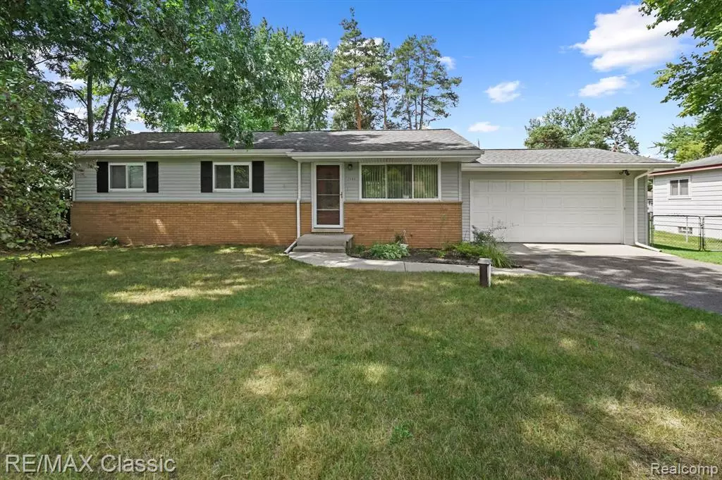 Wolverine Lake, MI 48390,2599 ROSELAWN Street