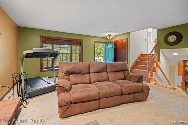 Clarkston, MI 48348,5171 GREENVIEW Drive