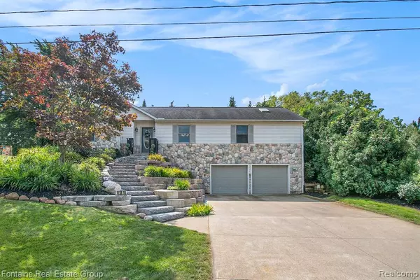 11815 N LAKE SIDE Drive, Jerome, MI 49249