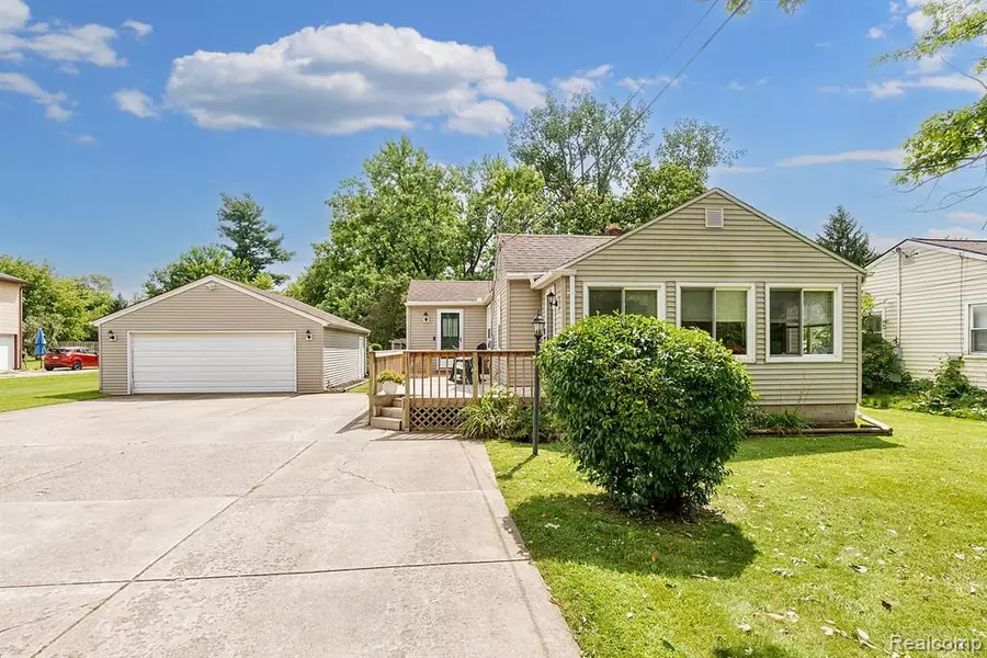 3094 BESSIE Street, Auburn Hills, MI 48326