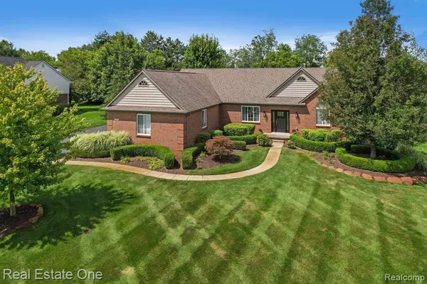 12919 Woodgrove Drive,  South Lyon,  MI 48178