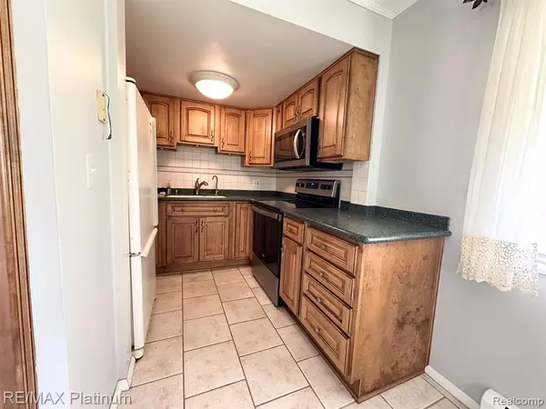 Brighton, MI 48116,5982 ALAN Drive