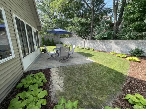 Traverse City, MI 49686,1048 HEMINGWAY Lane