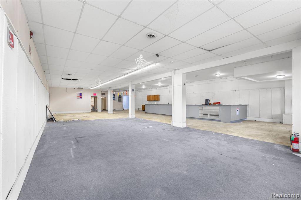 Lincoln Park, MI 48146,2070 FORT Street