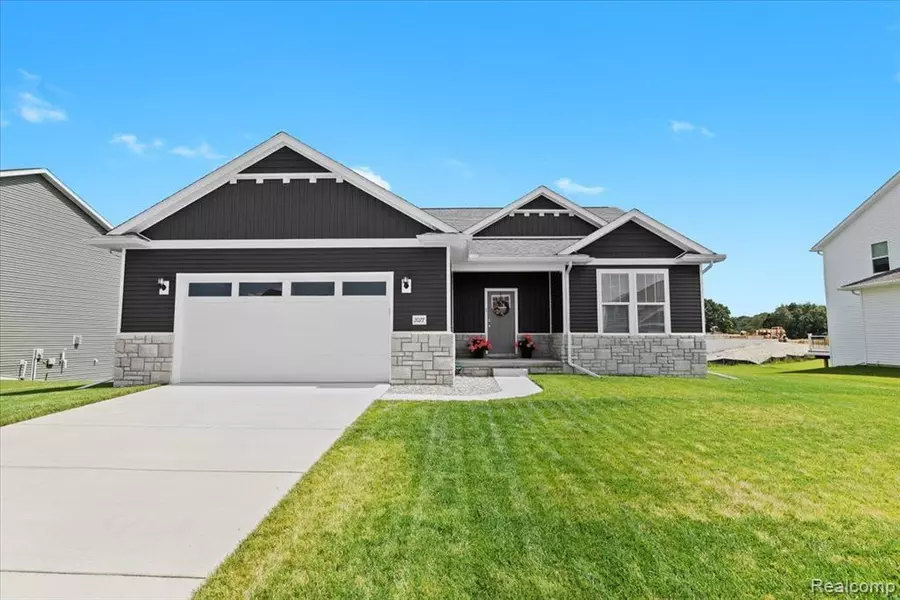 2077 GAMBREL Lane, Howell, MI 48843