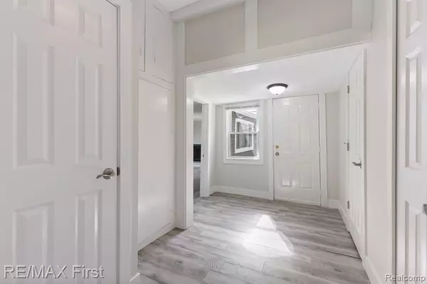 Eastpointe, MI 48021,23147 LAMBRECHT Avenue