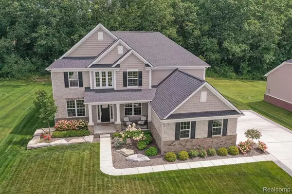 4179 WINNEMAE Drive, Lake Orion, MI