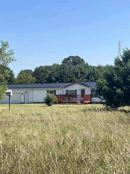 4900 LAUR Road, North Branch, MI 48461