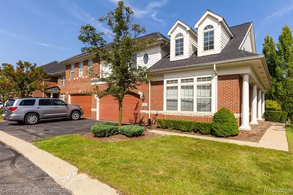 7305 Gateway Drive, West Bloomfield, MI