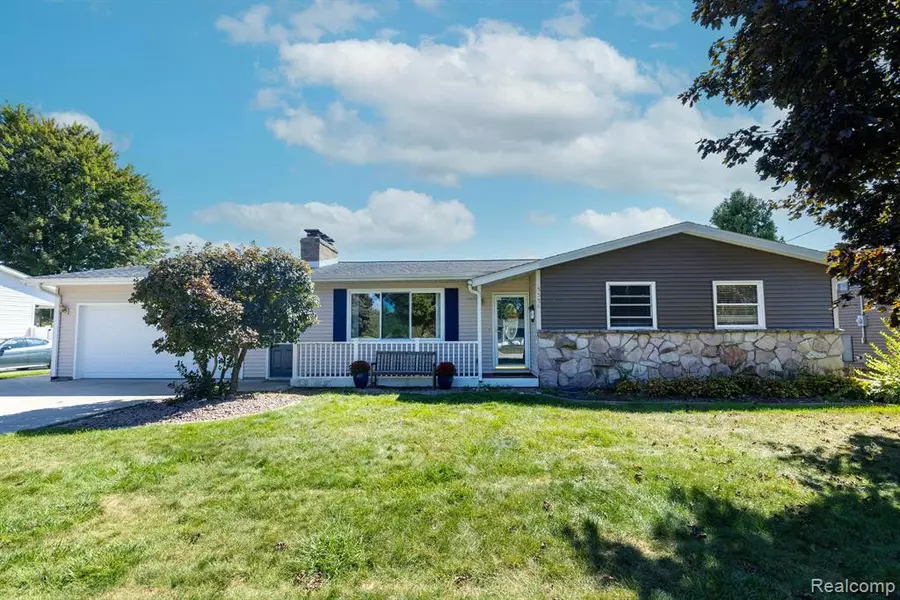 3330 SHANE Drive, Bay City, MI 48706