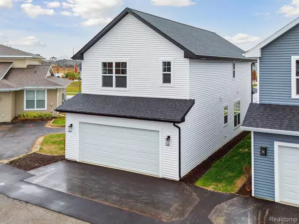 Howell, MI 48855,1705 ASHFIELD Street
