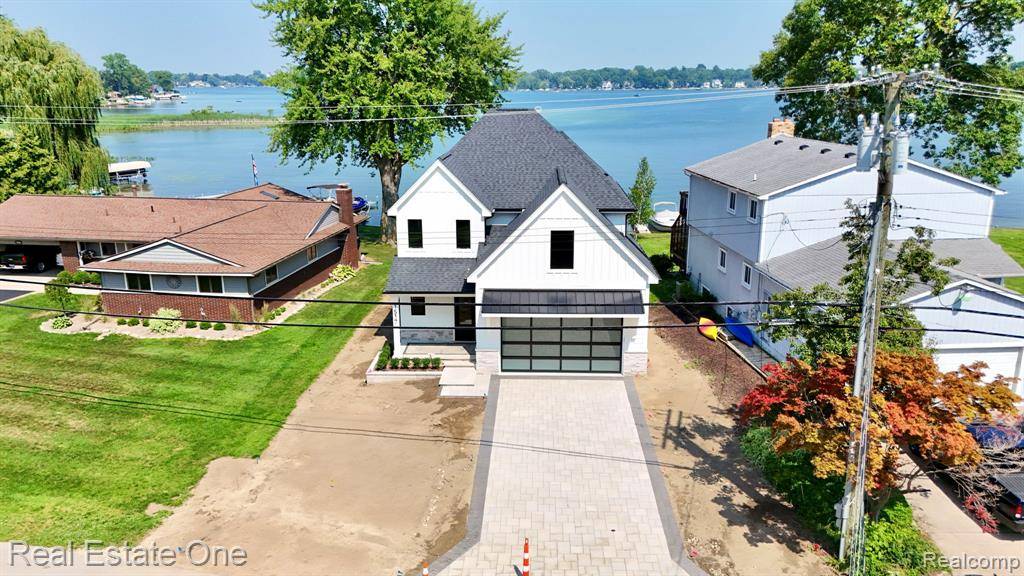 1517 KESSLER Avenue, Keego Harbor, MI 48320