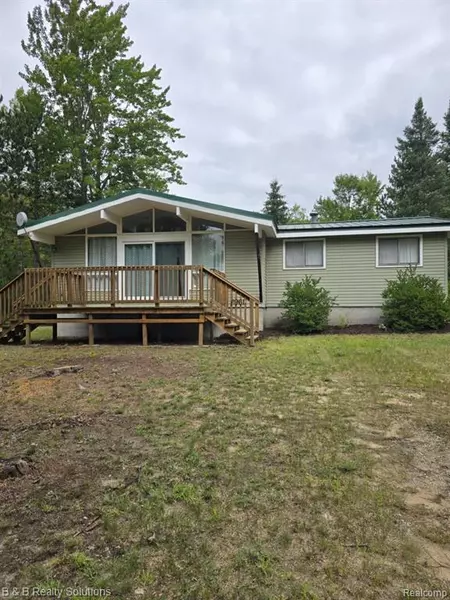 6961 PINEVIEW Drive, Mancelona, MI 49659