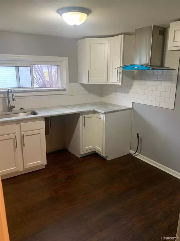 Hazel Park, MI 48030,46 E SHEVLIN Avenue