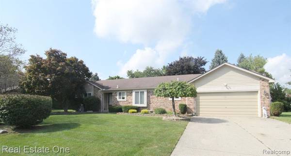 1436 OAK GROVE Drive,  Walled Lake,  MI 48390