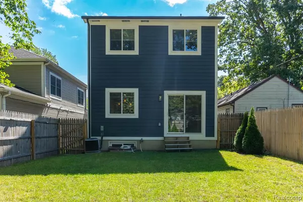 Hazel Park, MI 48030,525 E MAXLOW Avenue
