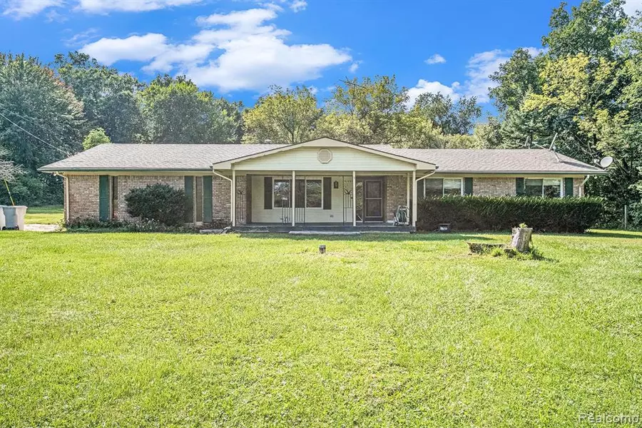 8353 MACK Road, Linden, MI 48451