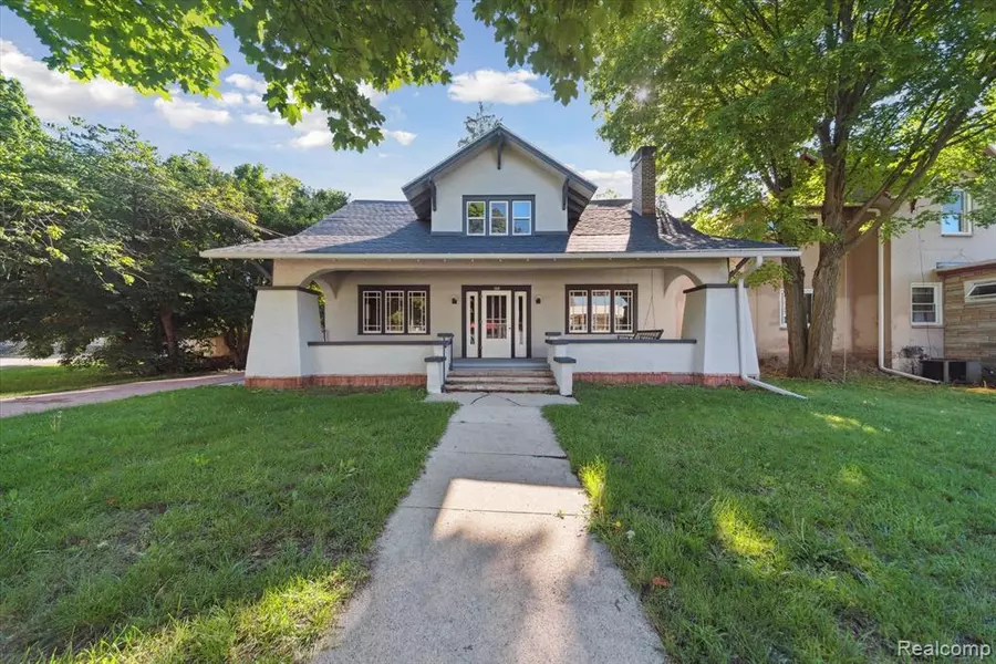 104 N OLIVER Street, Charlotte, MI 48813