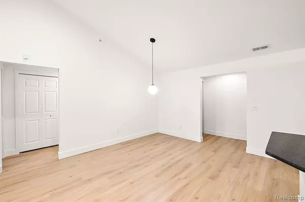 Utica, MI 48315,45543 HIDDEN VIEW Court