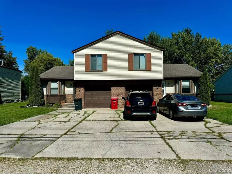 27107 CAMPAU Lane, Harrison Township, MI