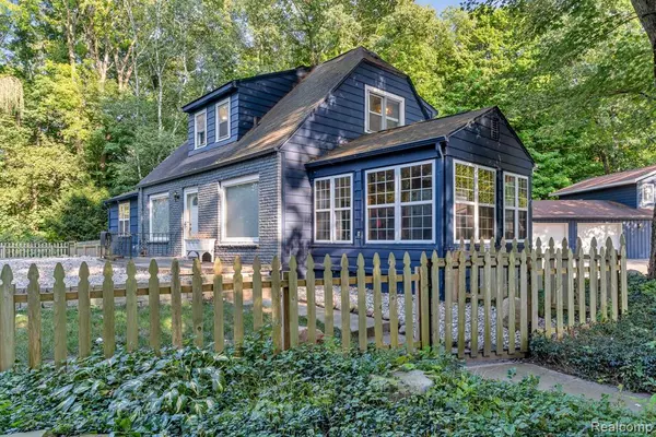 1240 FISCHER Drive, Saginaw, MI 48601