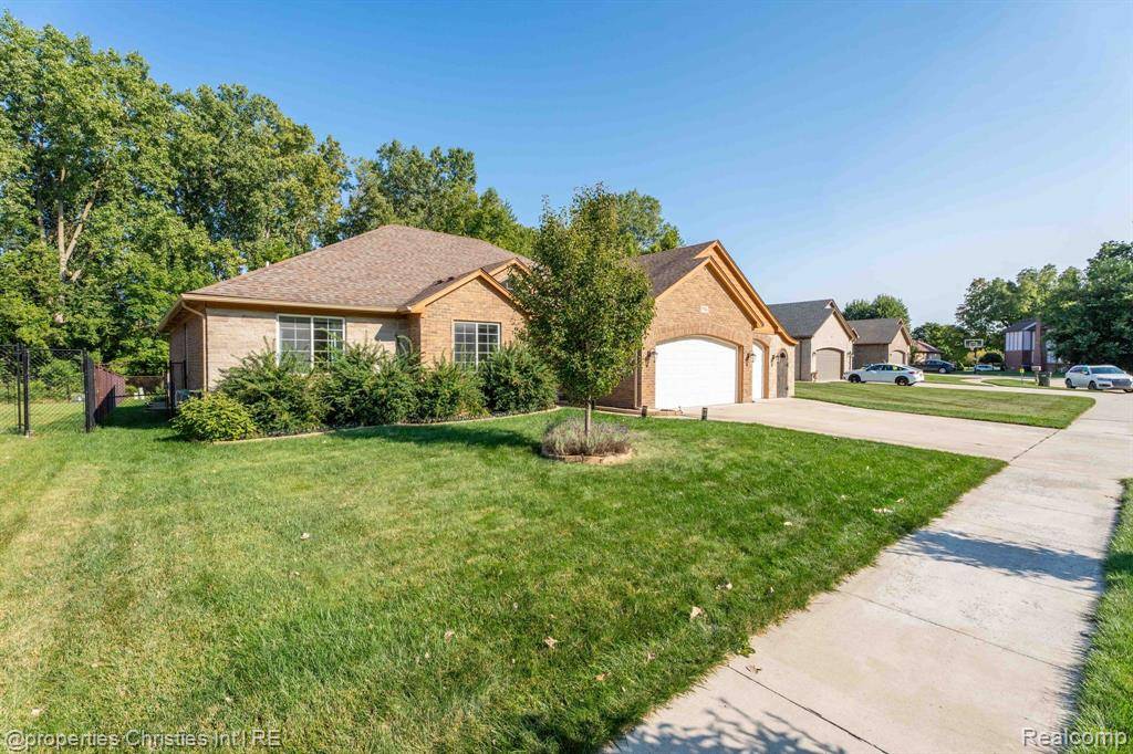 Sterling Heights, MI 48312,37916 ASHLAND MEADOWS Court