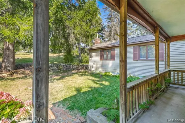 Lake Orion, MI 48362,936 RIDGE Road