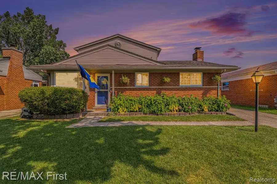 1046 KENILWORTH, Clawson, MI