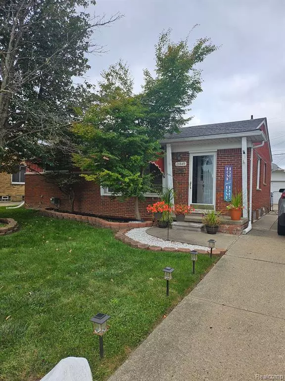 21849 WILMOT Avenue, Eastpointe, MI 48021