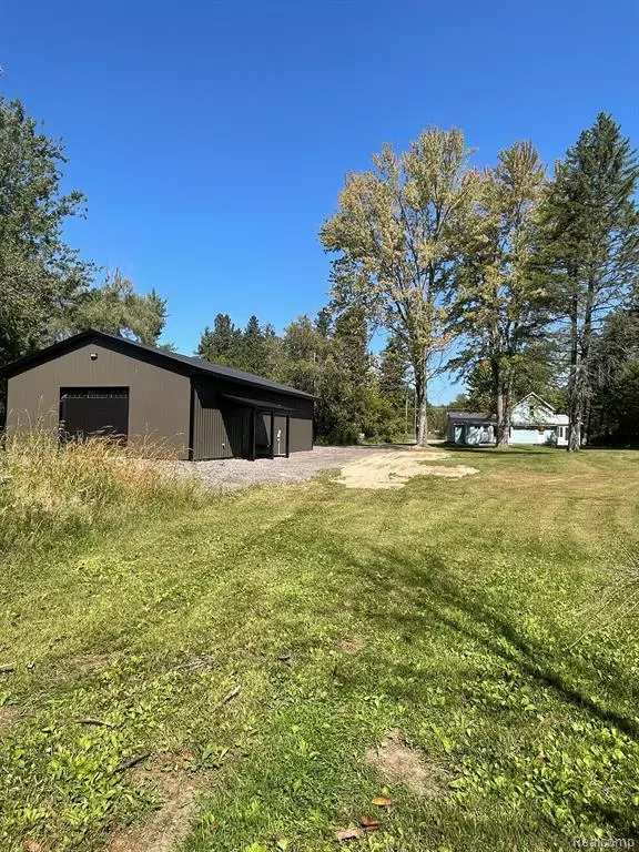 Lapeer, MI 48446,619 Angle Road