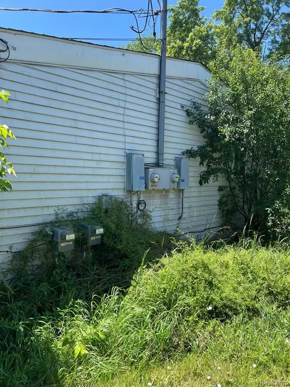 Flint, MI 48507,3410 FENTON Road