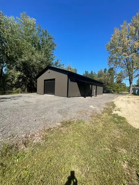 619 Angle Road, Lapeer, MI 48446