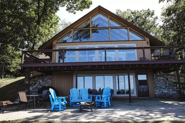 9184 CRESCENT BEACH Road, Pigeon Vlg, MI