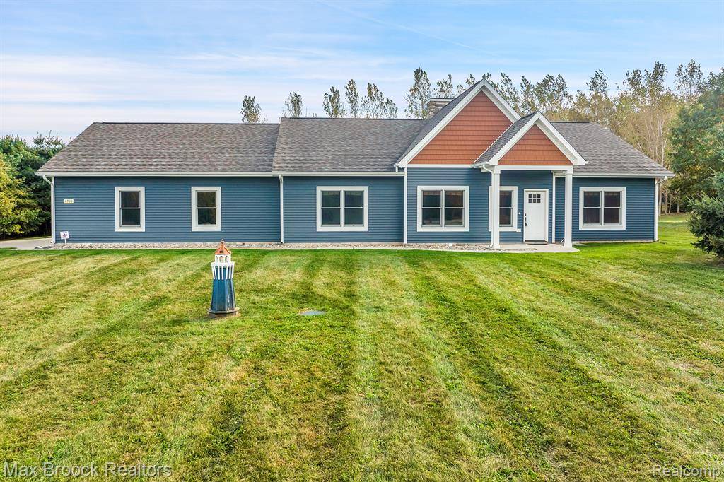 6300 HAZARD Road,  Fenton,  MI 48430