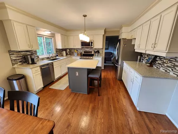 Lake Orion, MI,2328 CHESTNUT Circle