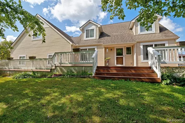 1119 BRIAR RIDGE Lane, Ortonville, MI 48462