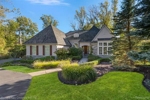 Franklin, MI 48025,32527 WOODCREEK