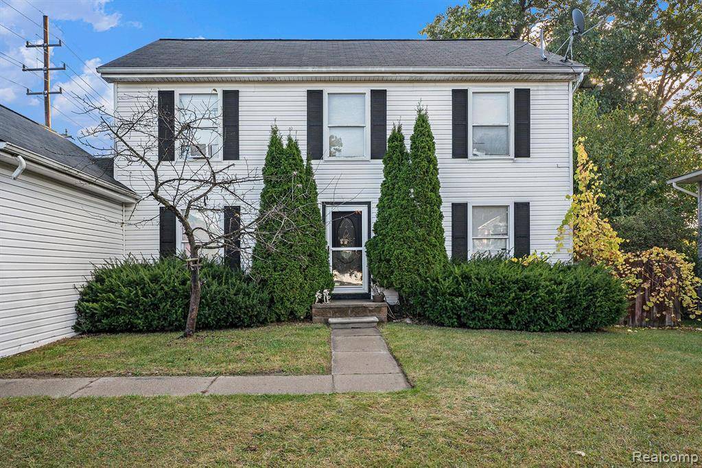 61448 DEAN Drive, South Lyon, MI 48178